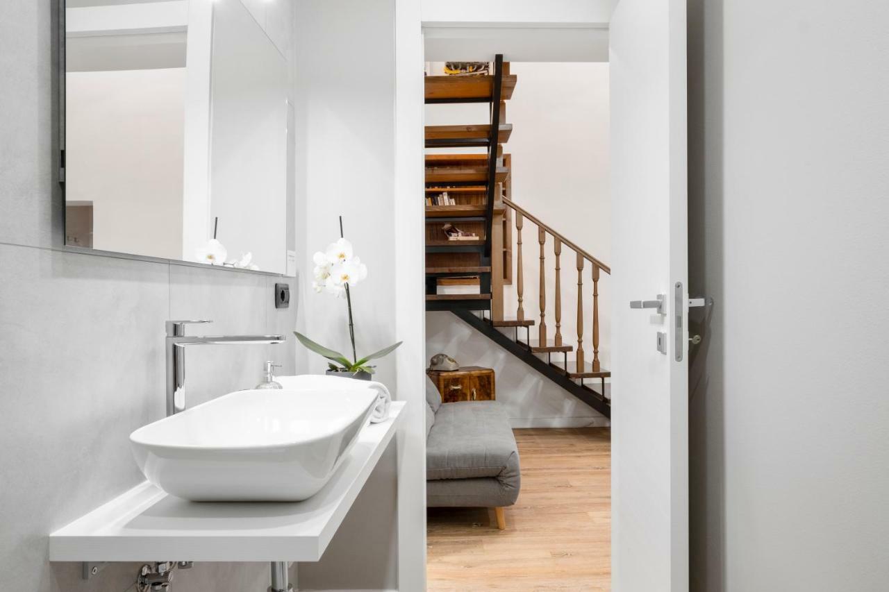 Duplex Luxurious Apt In The Heart Of Болонья Экстерьер фото